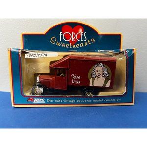 LLEDO - Diecast 1935 Morris Parcels van  WWII Forces Sweethearts, Vera Lynn